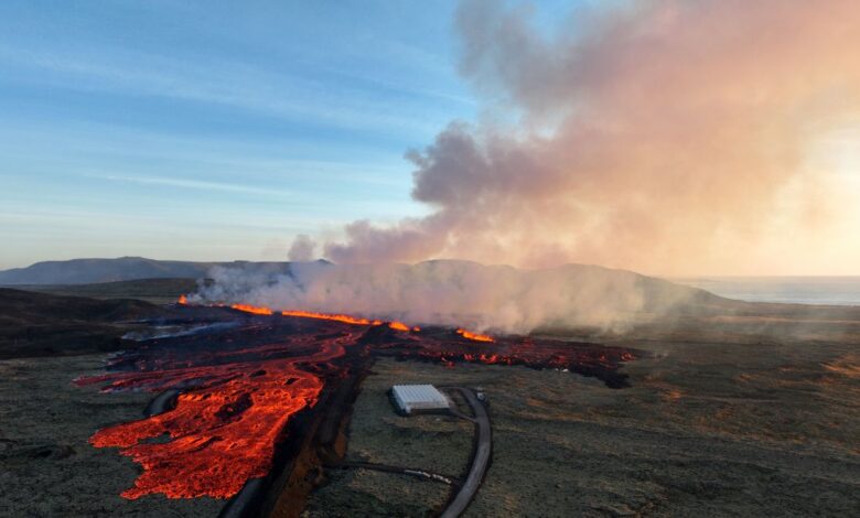 Iceland lava grindavik volcano eruption