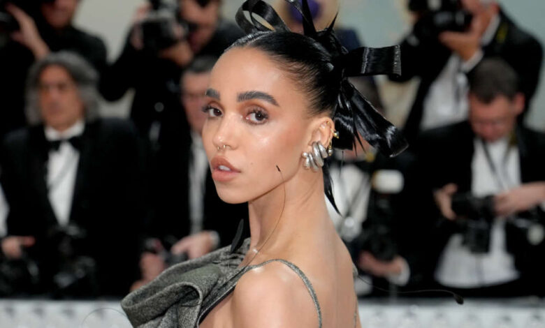 Fka twigs calvin klein ad ban