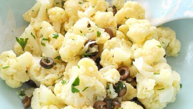 Cauliflower salad roasted cold combines sweet red
