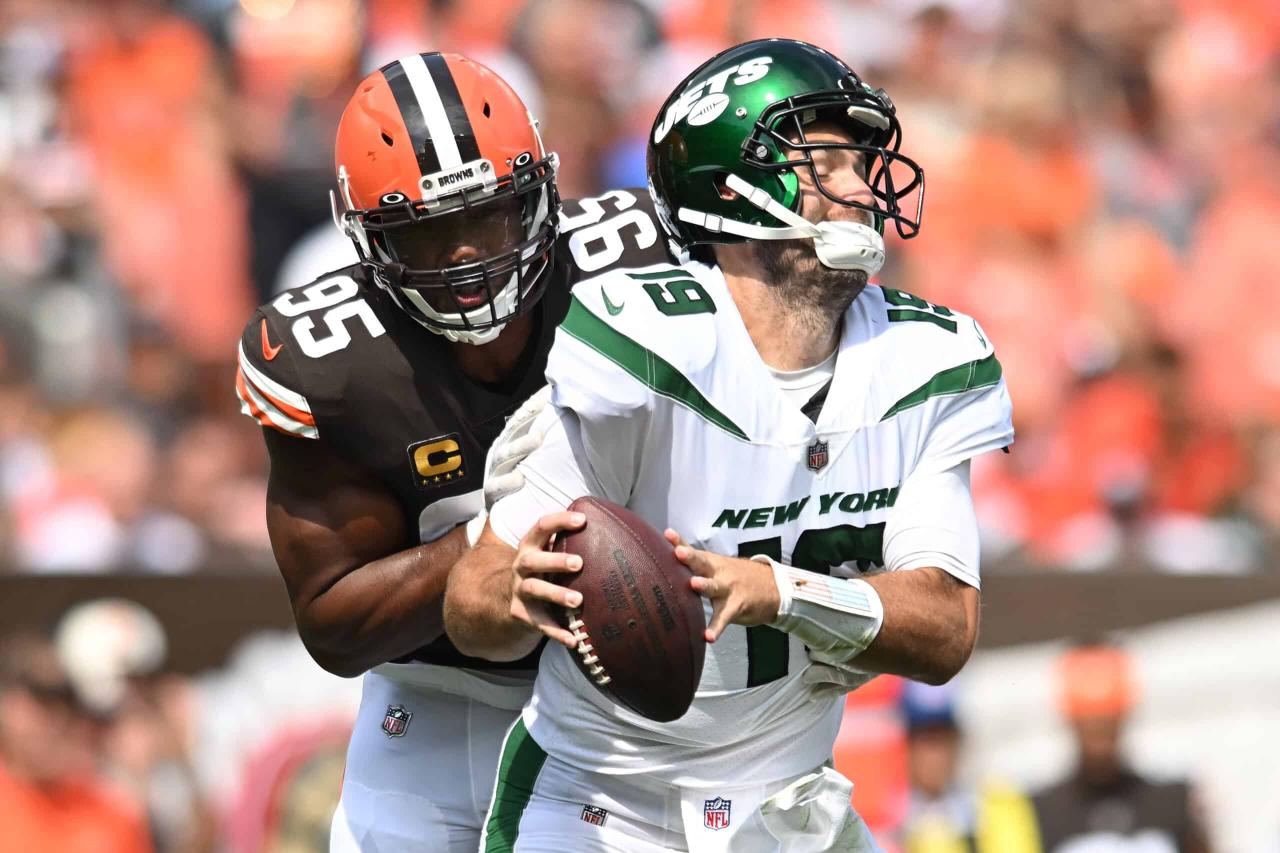 Browns nfl honors kevin stefanski myles garrett joe flacco