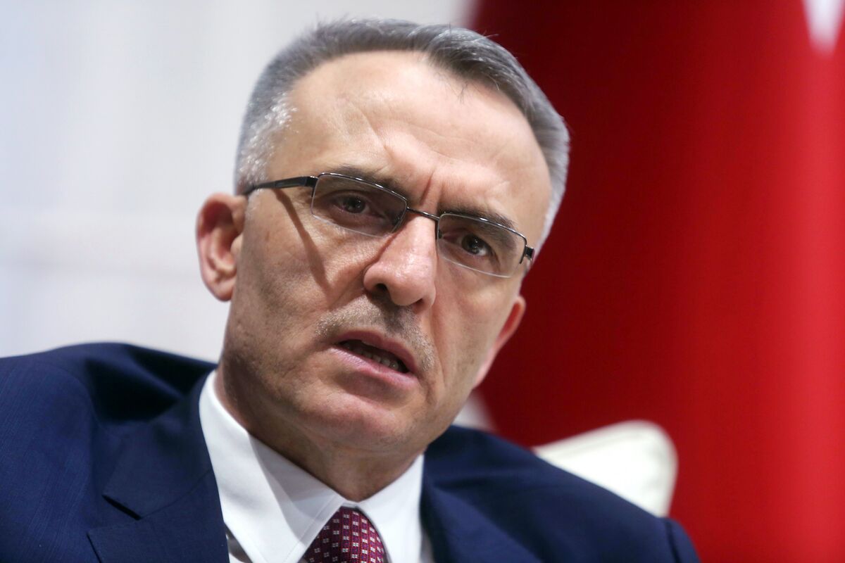 Turkey central bank chief resigns