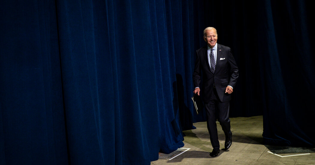 Biden speaks democrats crisis alarm citizens evacuate afghanistan