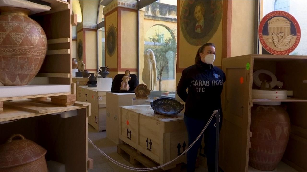 Italy stolen art culture minister