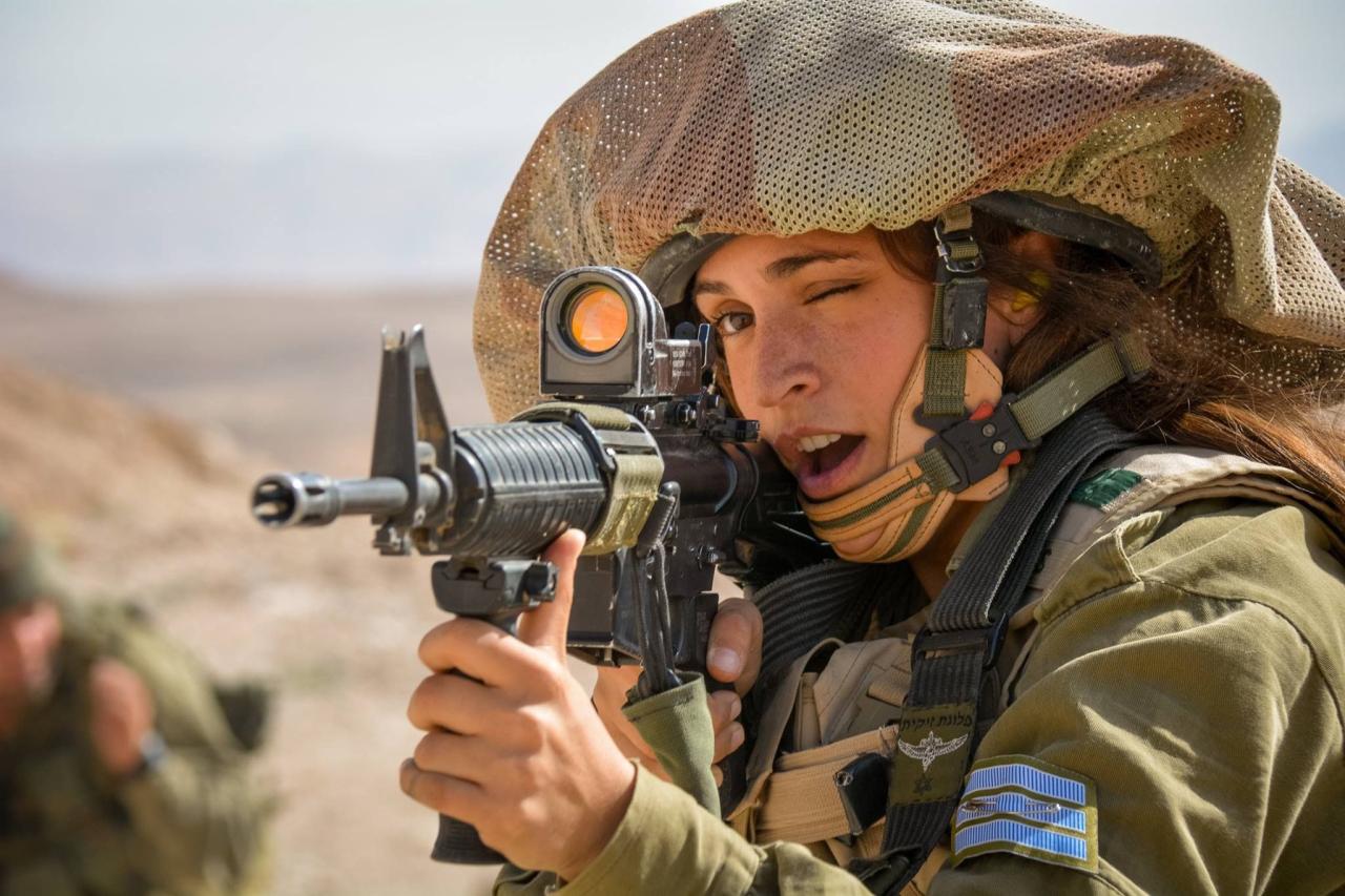 Israel gaza women soldiers