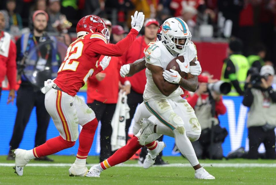 Peacock nfl streaming playoffs dolphins chiefs