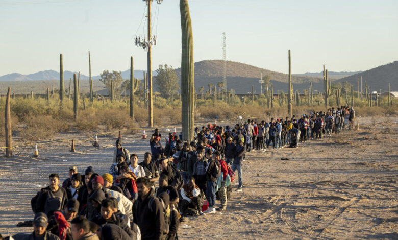 Us border arizona migrant crossings