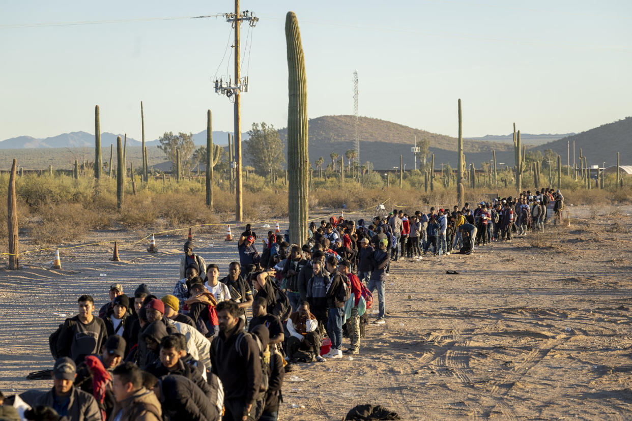 Us border arizona migrant crossings