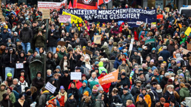 Chemnitz protesters extreem fireworks rioting demonstration rechtse exposes sparked syrian jailed protests jail sentenced duitsers vormen zes opgepakt liepen zomer