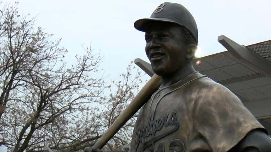 Kansas jackie robinson statue