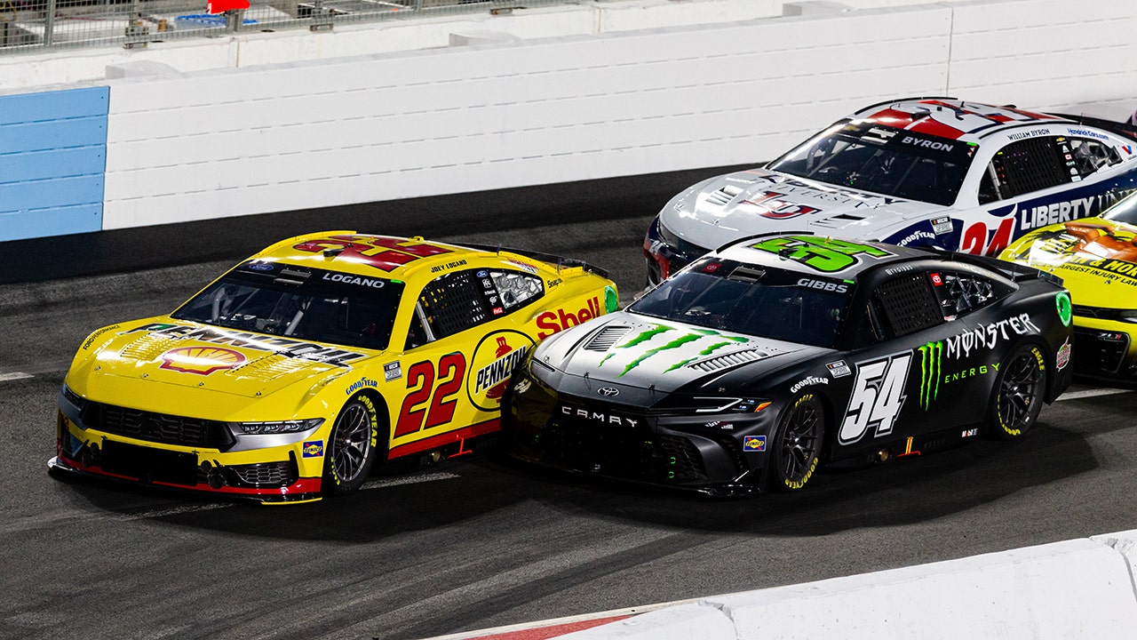 Nascar clash at the coliseum ty gibbs joey logano