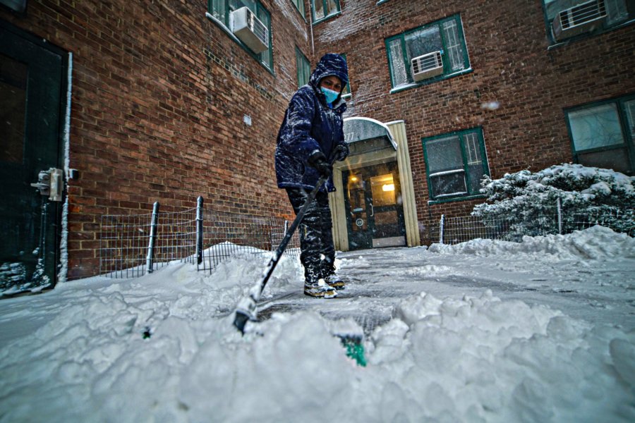 Drops across nor Nyc snow plowing noreaster