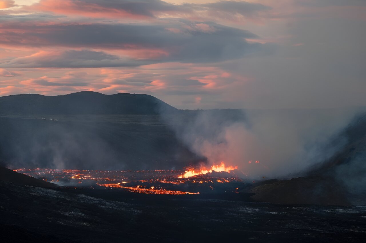 War gaza denmark volcano iceland