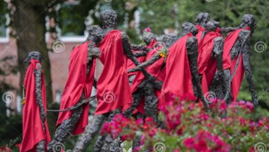 Slave sculptures slavery monument chains former alamy near