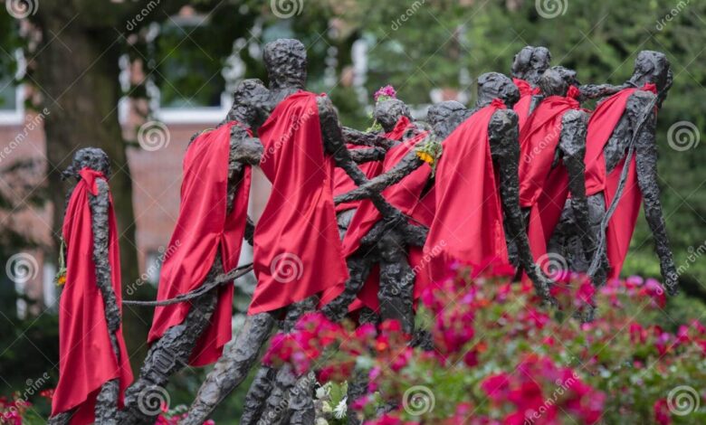 Slave sculptures slavery monument chains former alamy near