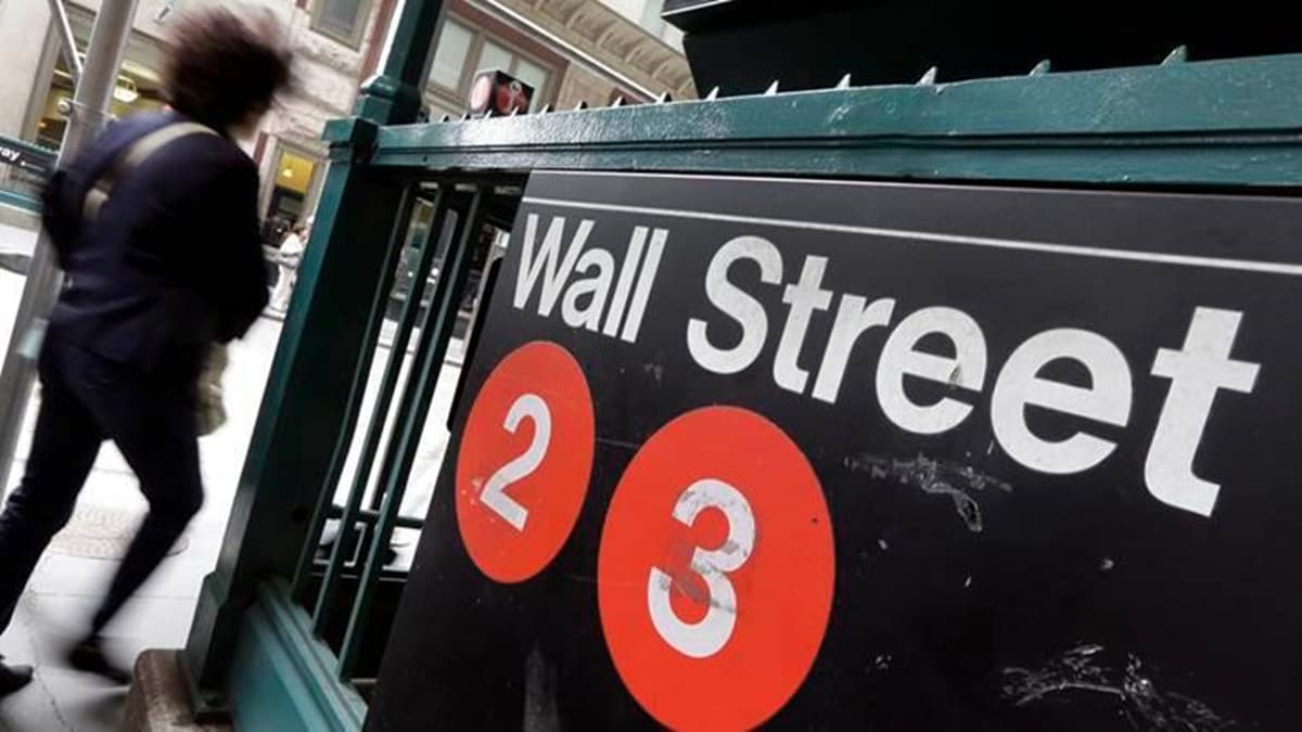 Wall street sobers up after decembers rally