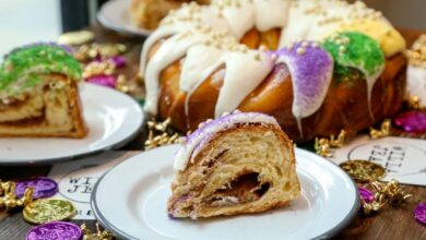 King cakes mardi gras new orleans