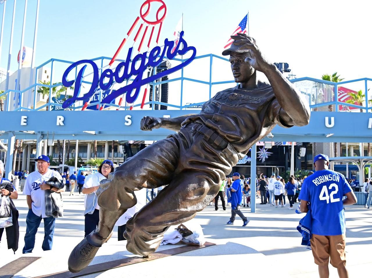Jackie robinson statue theft wichita