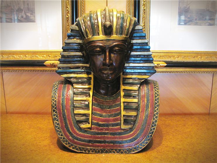 Archaeology egyptian death mask