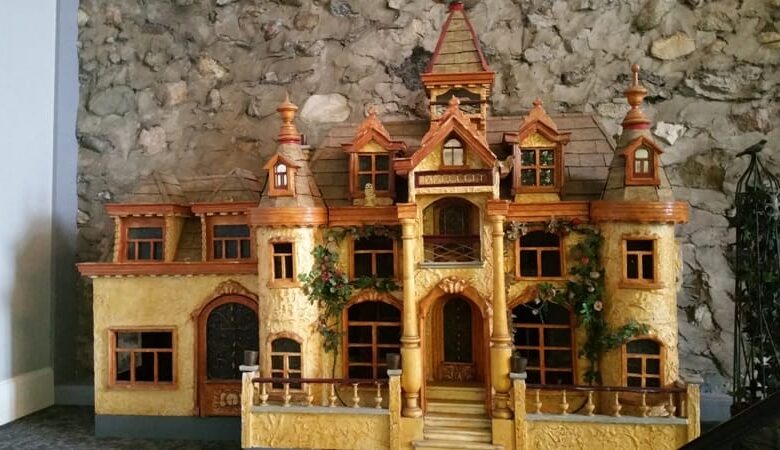 Uk royal dolls house windsor